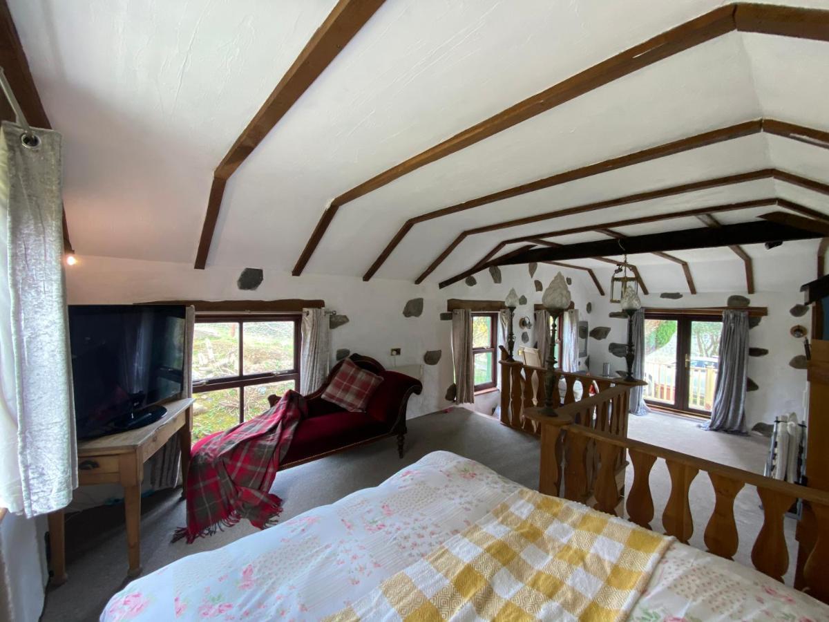 Beautiful Secluded Farmhouse With Hot Tub Villa บาร์มัธ ภายนอก รูปภาพ